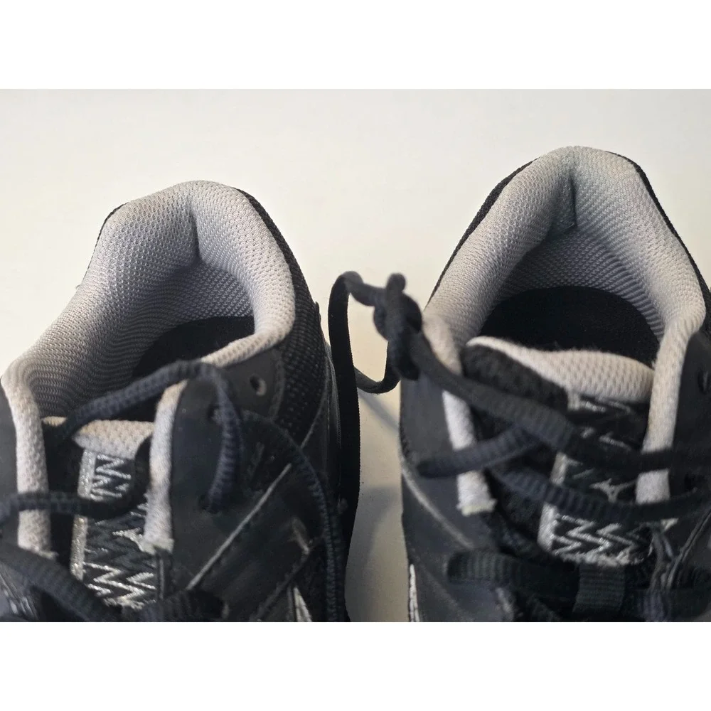Mizuno Wave Bolt 7 Women's Sneakers Size 8 Black Gray‎ Running Shoes V1GC186003